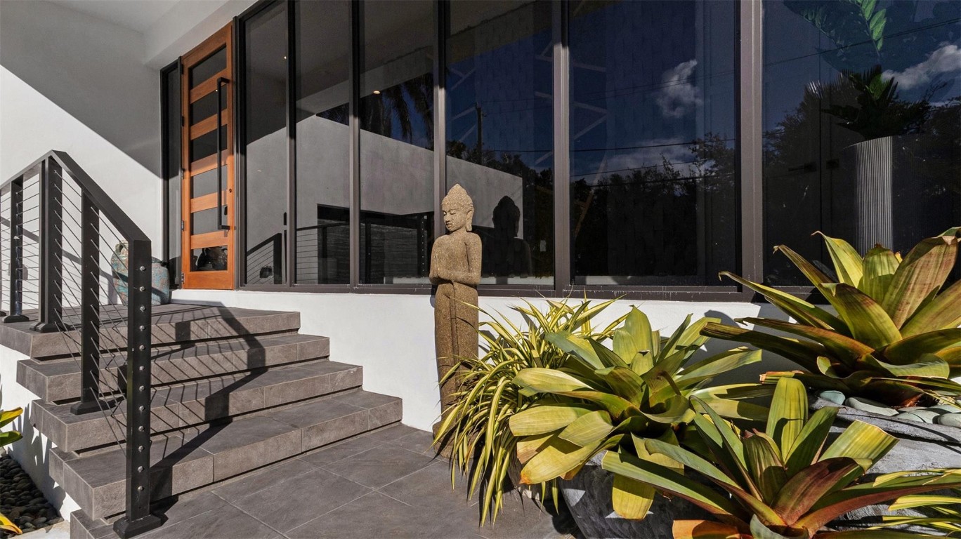 823 Ponce De Leon Fort Lauderdale, FL 33316