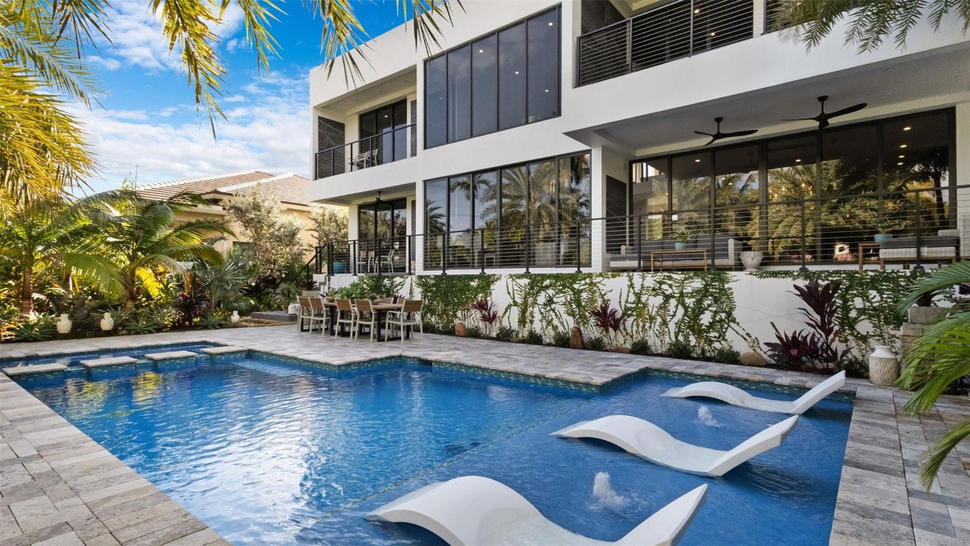 823 Ponce De Leon Fort Lauderdale, FL 33316