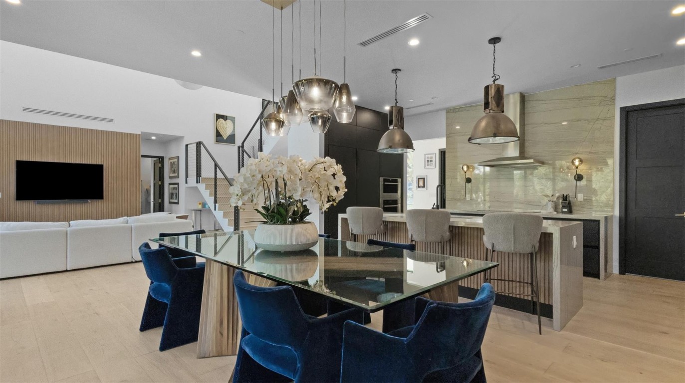 823 Ponce De Leon Fort Lauderdale, FL 33316