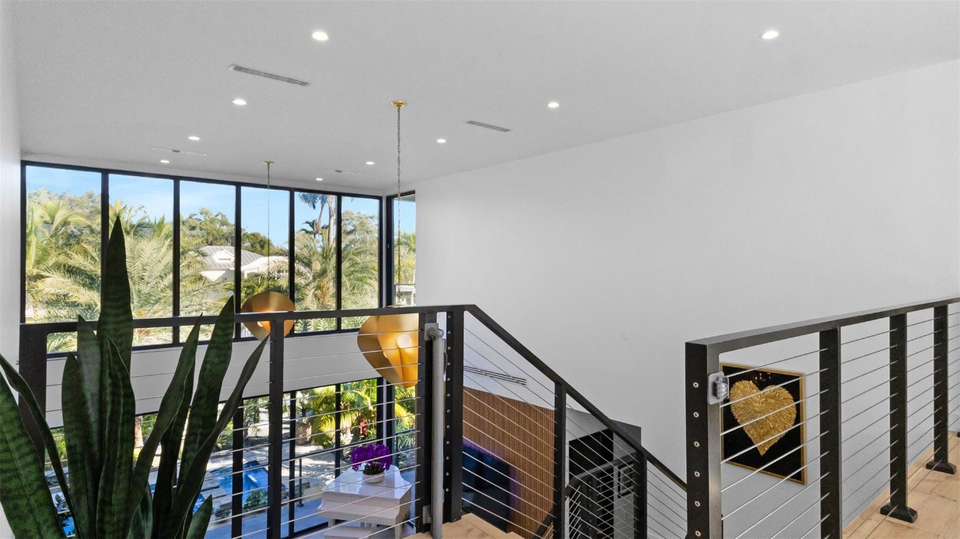 823 Ponce De Leon Fort Lauderdale, FL 33316