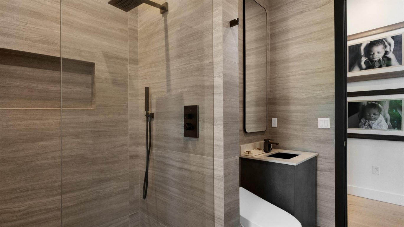 823 Ponce De Leon Fort Lauderdale, FL 33316