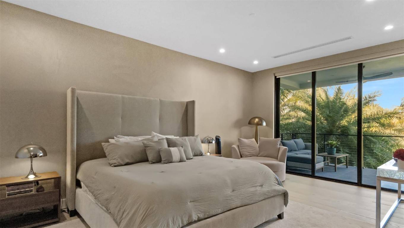 823 Ponce De Leon Fort Lauderdale, FL 33316