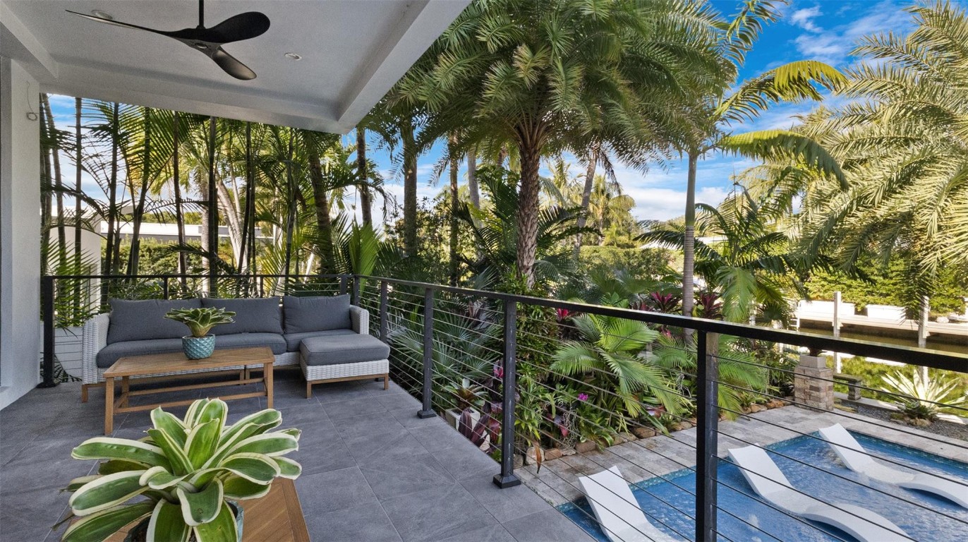 823 Ponce De Leon Fort Lauderdale, FL 33316