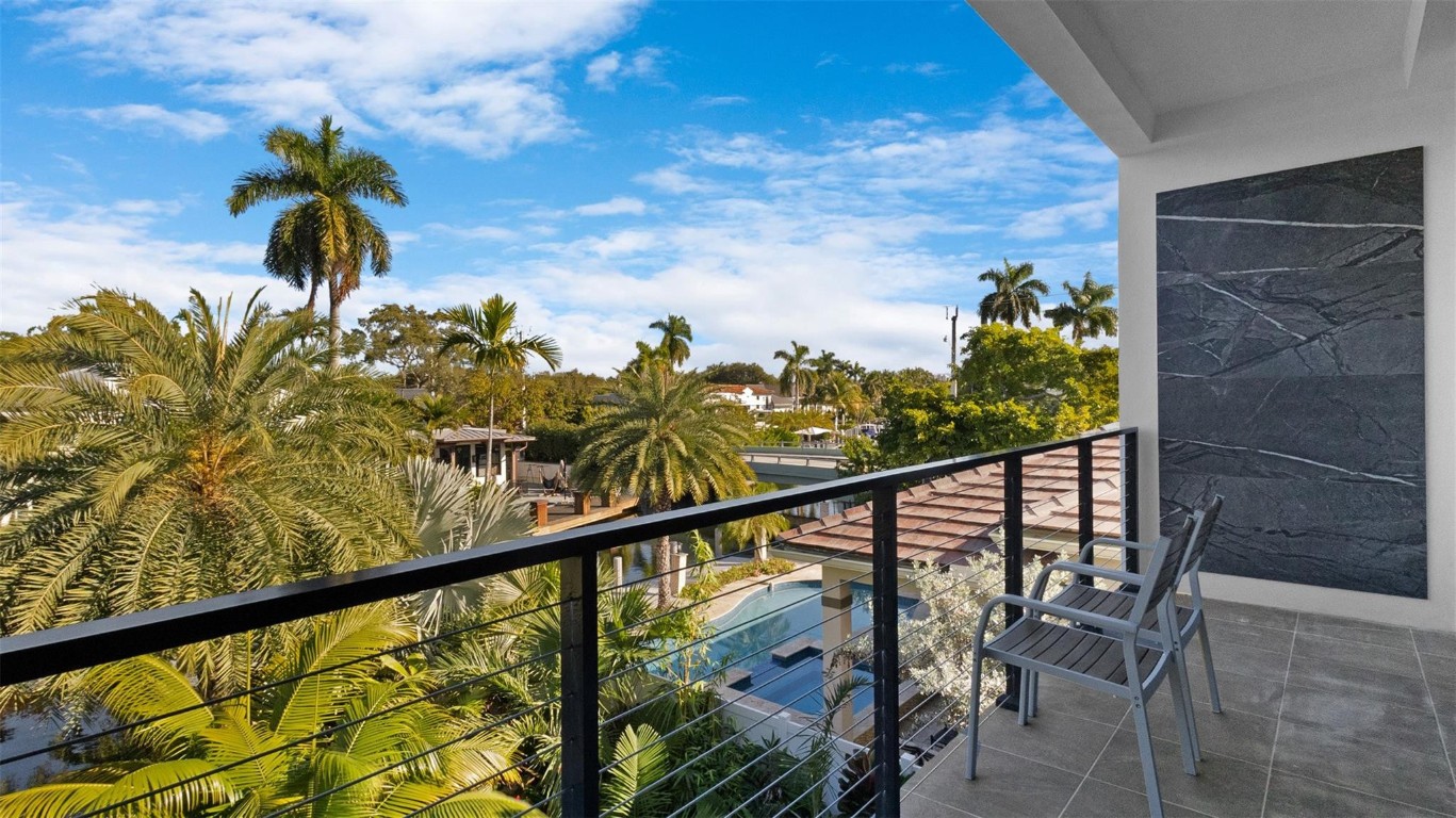 823 Ponce De Leon Fort Lauderdale, FL 33316