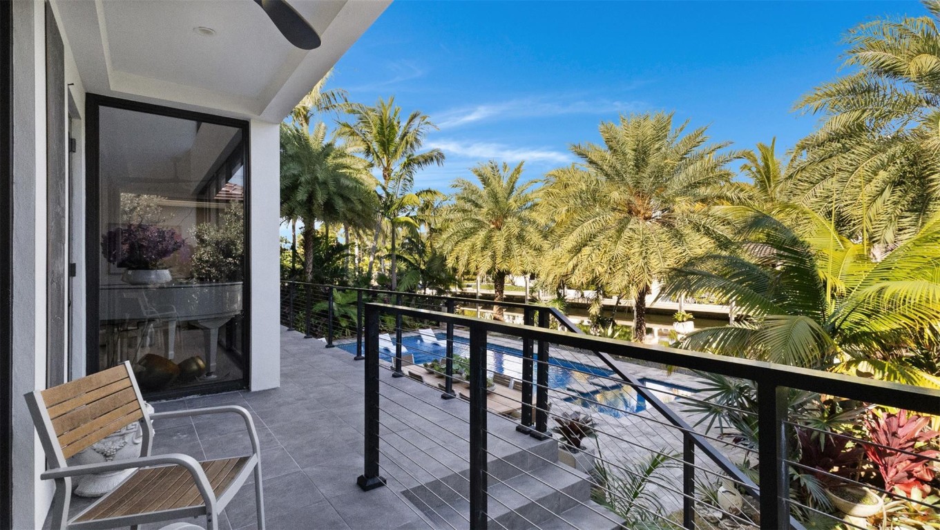 823 Ponce De Leon Fort Lauderdale, FL 33316