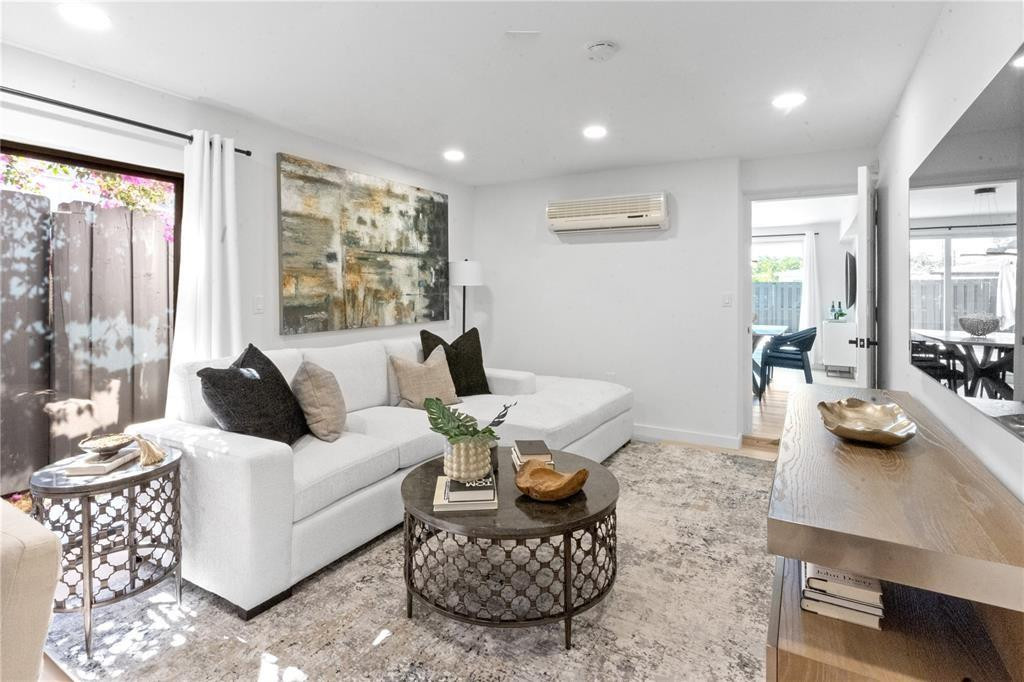 48 SE 7th Hollywood, FL 33004