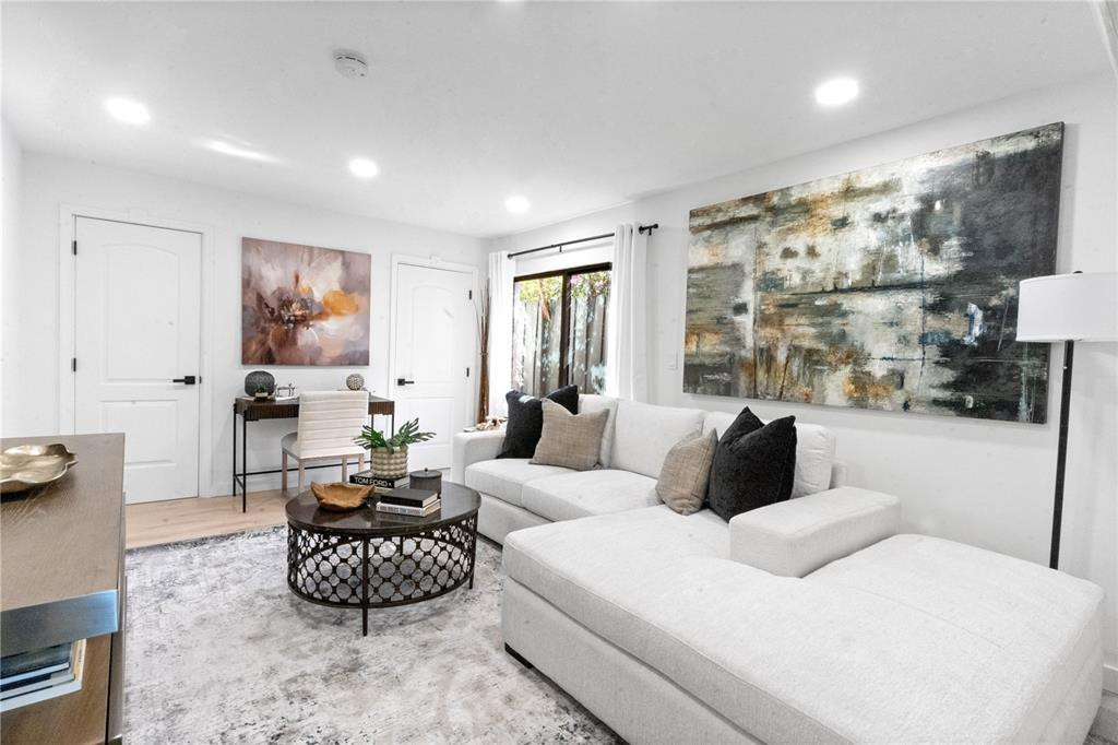 48 SE 7th Hollywood, FL 33004