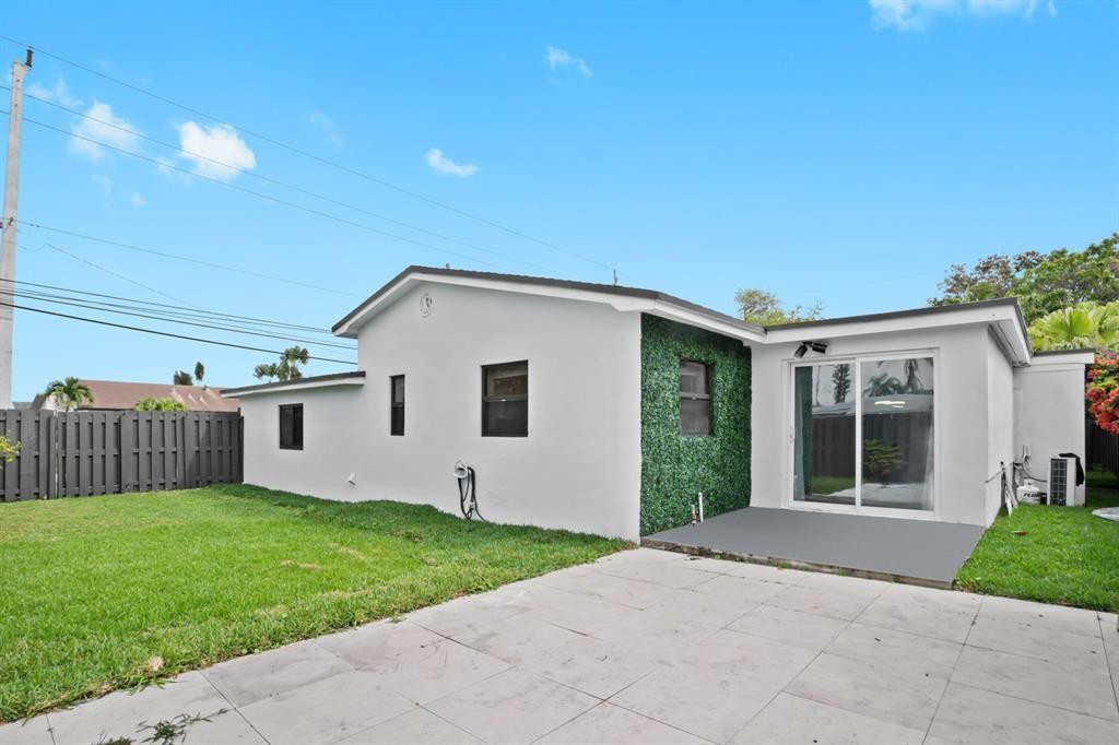 48 SE 7th Hollywood, FL 33004