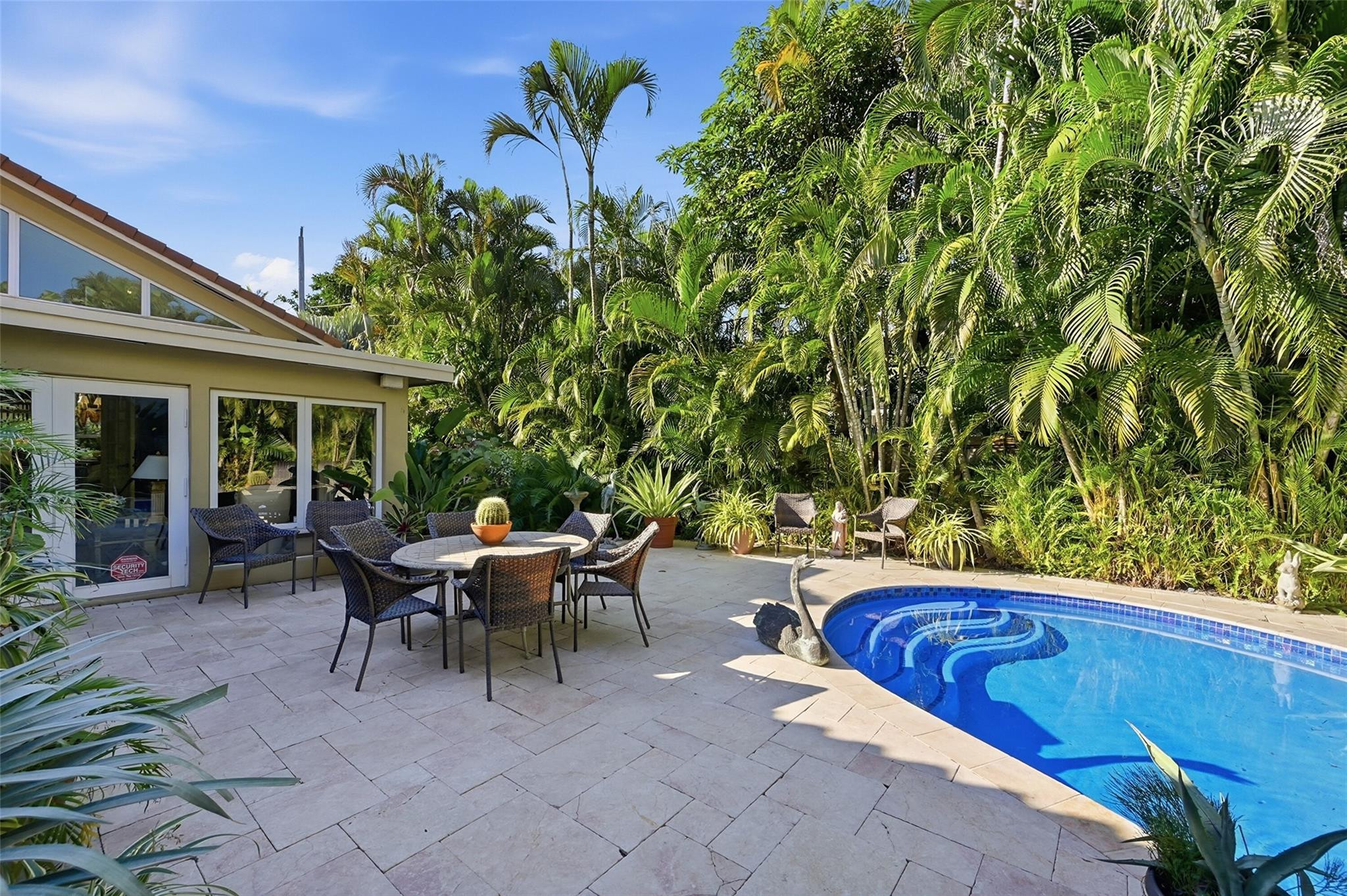 2525 NE 21st Fort Lauderdale, FL 33305