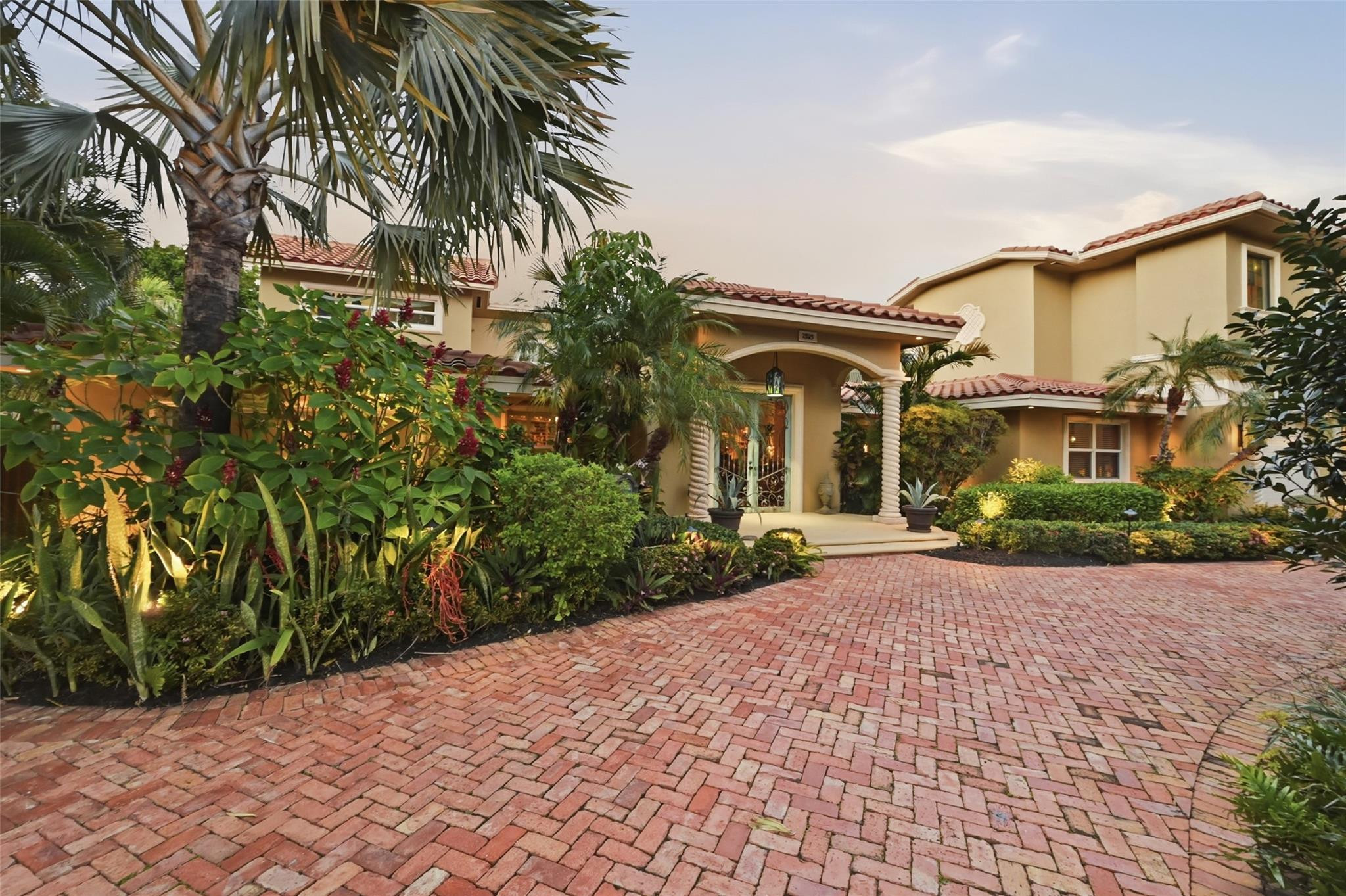 2525 NE 21st Fort Lauderdale, FL 33305