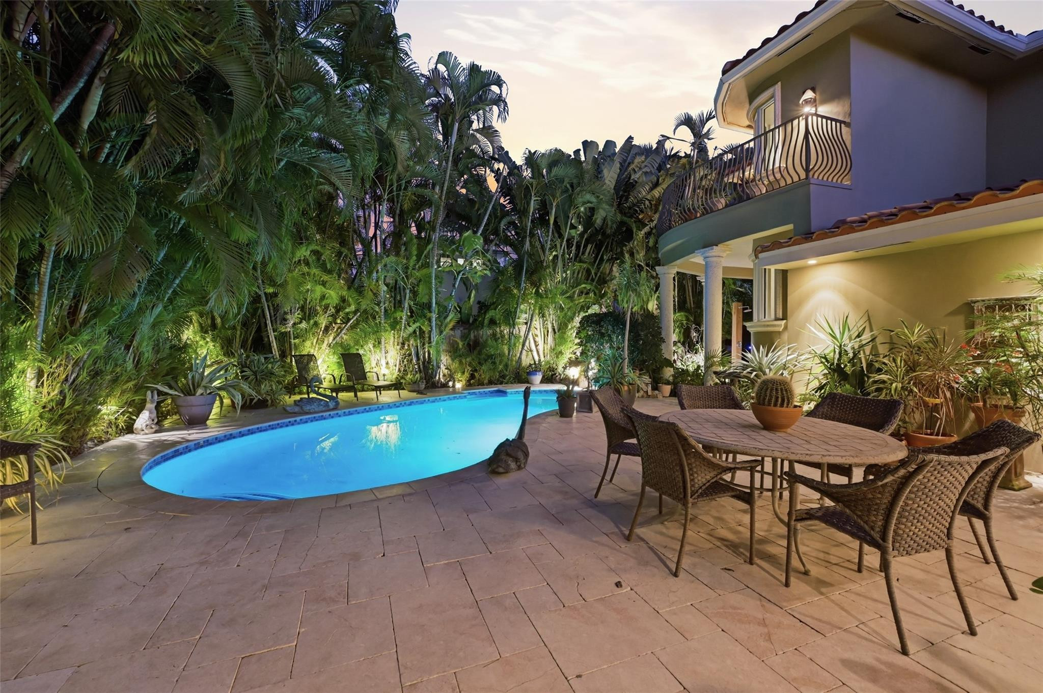 2525 NE 21st Fort Lauderdale, FL 33305