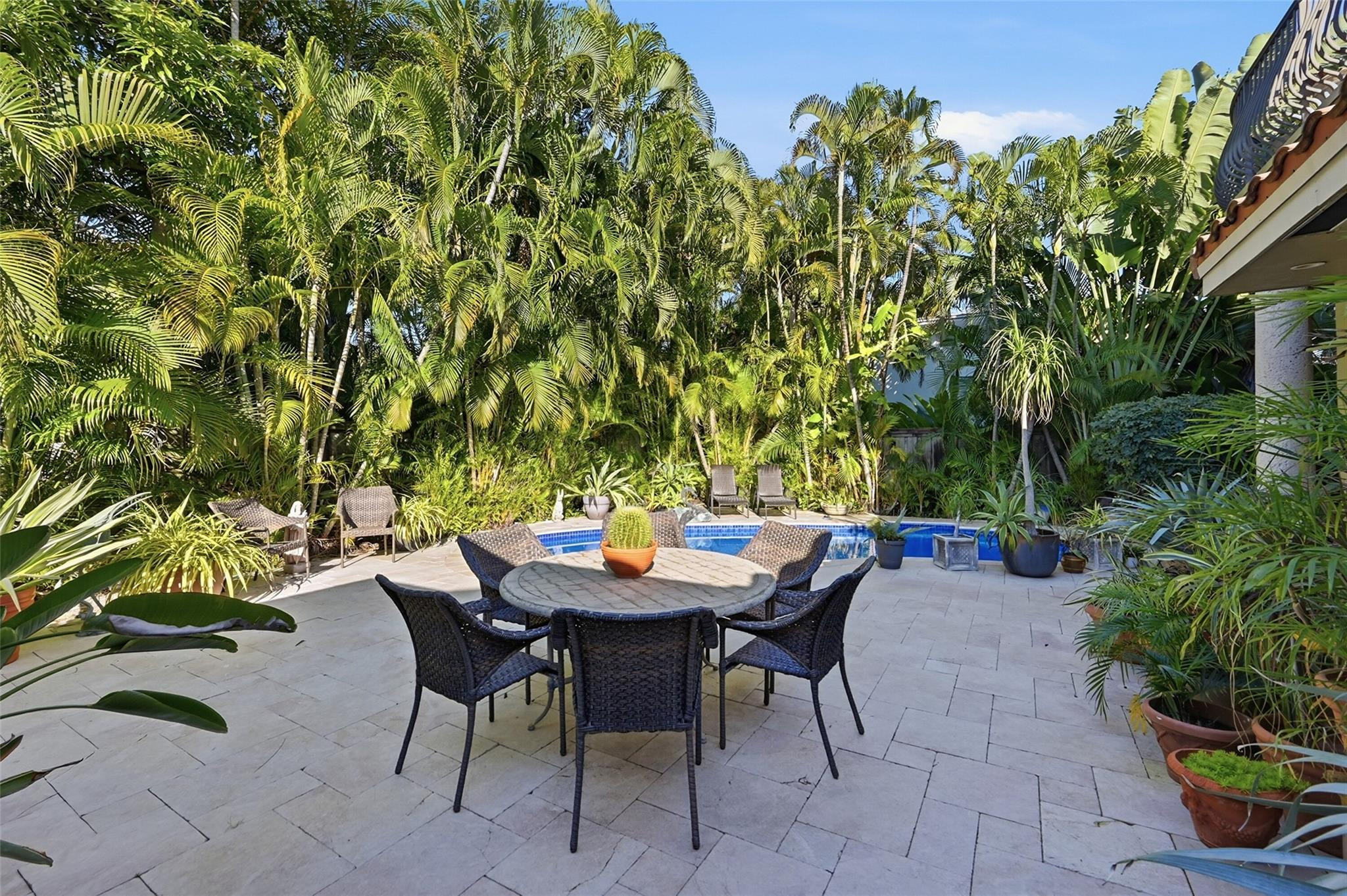 2525 NE 21st Fort Lauderdale, FL 33305