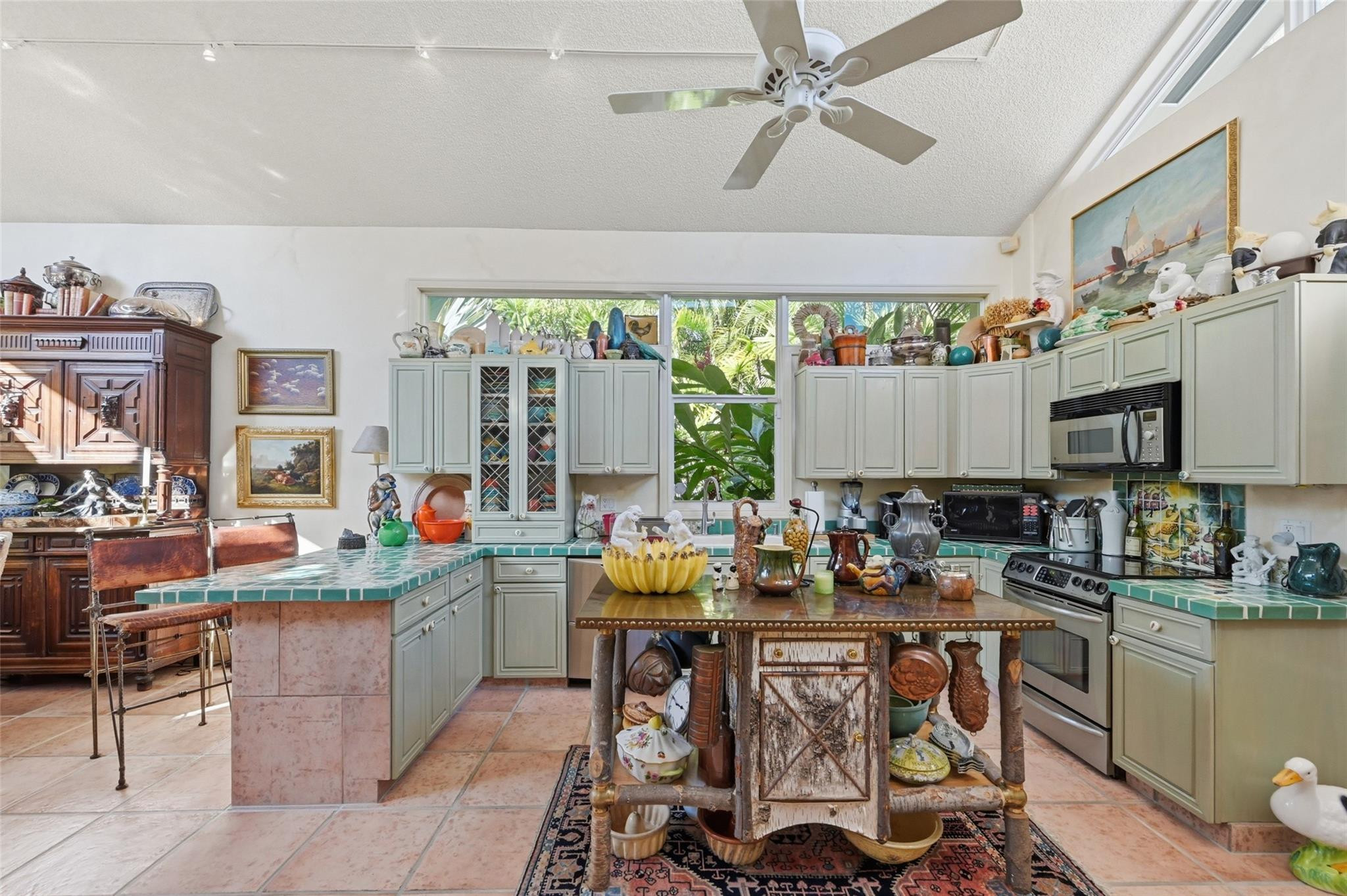 2525 NE 21st Fort Lauderdale, FL 33305