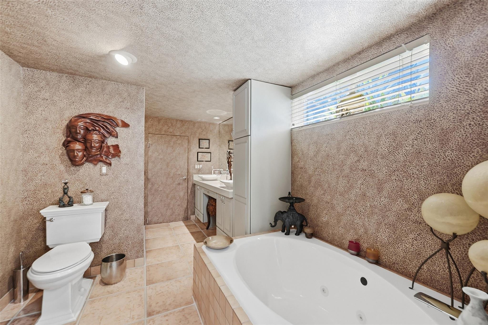 2525 NE 21st Fort Lauderdale, FL 33305