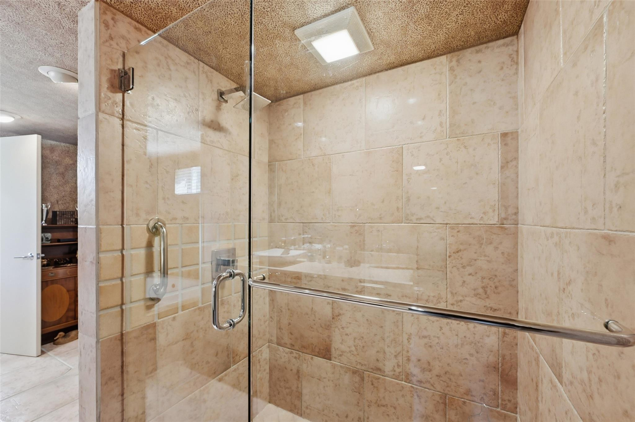 2525 NE 21st Fort Lauderdale, FL 33305