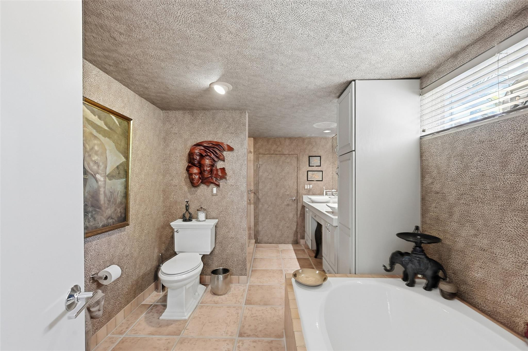 2525 NE 21st Fort Lauderdale, FL 33305