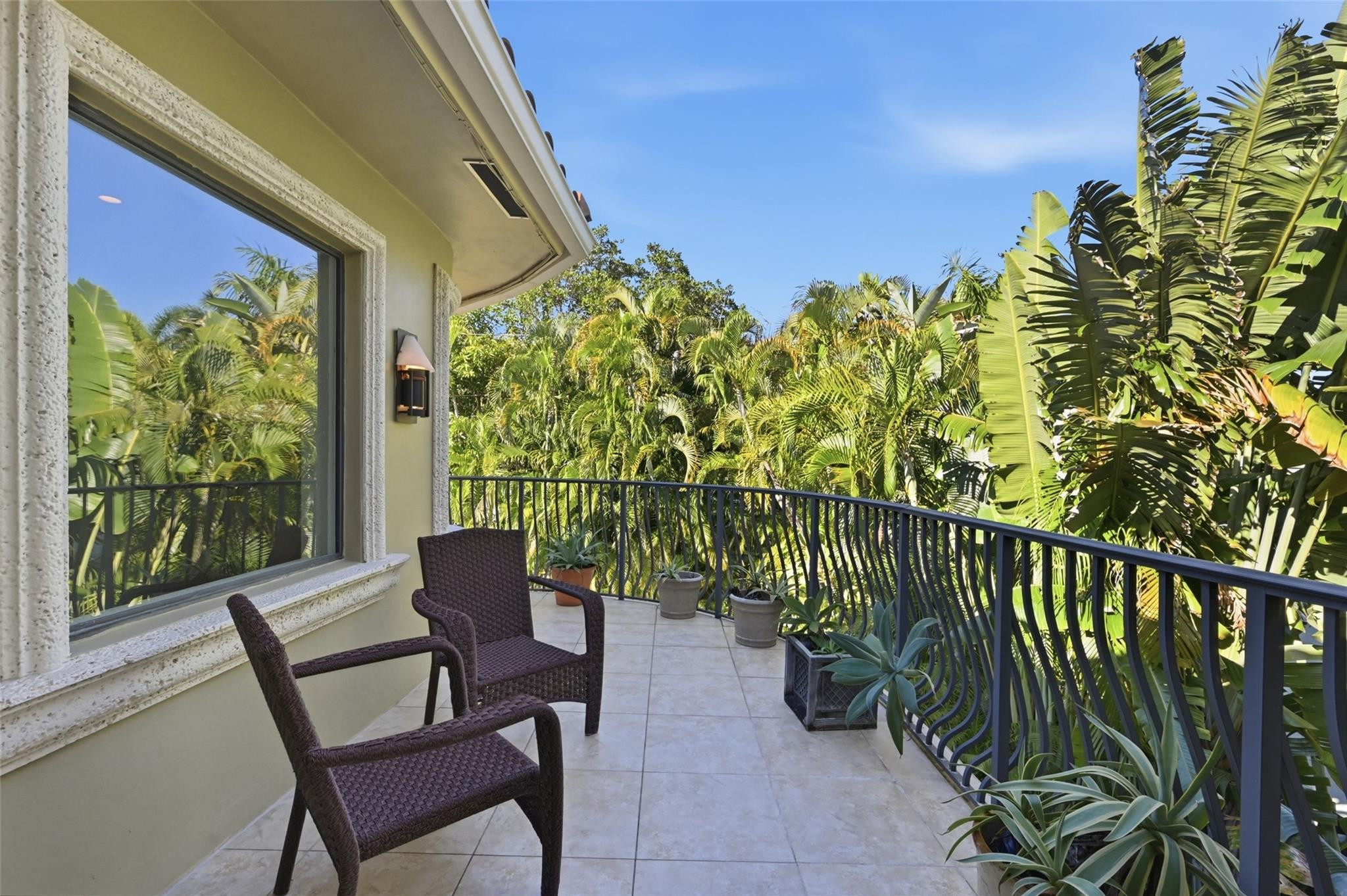 2525 NE 21st Fort Lauderdale, FL 33305