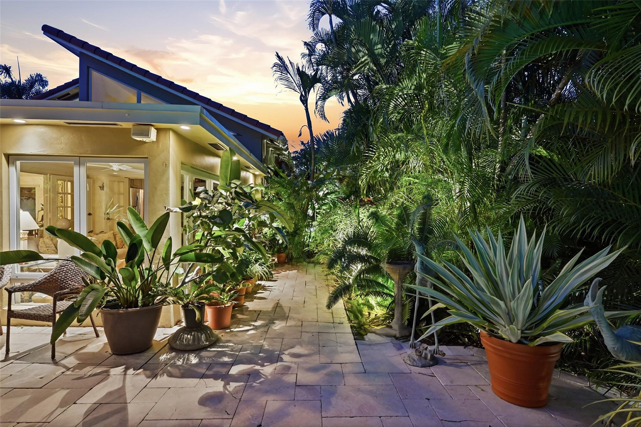 2525 NE 21st Fort Lauderdale, FL 33305