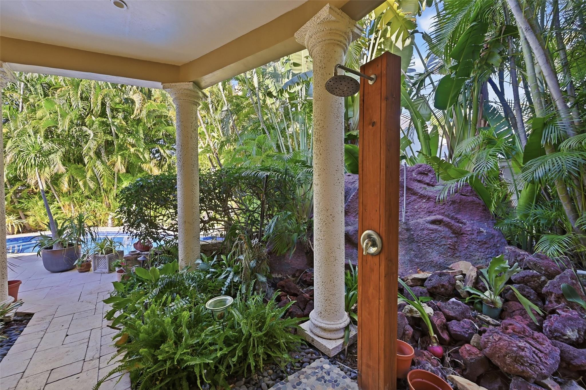 2525 NE 21st Fort Lauderdale, FL 33305