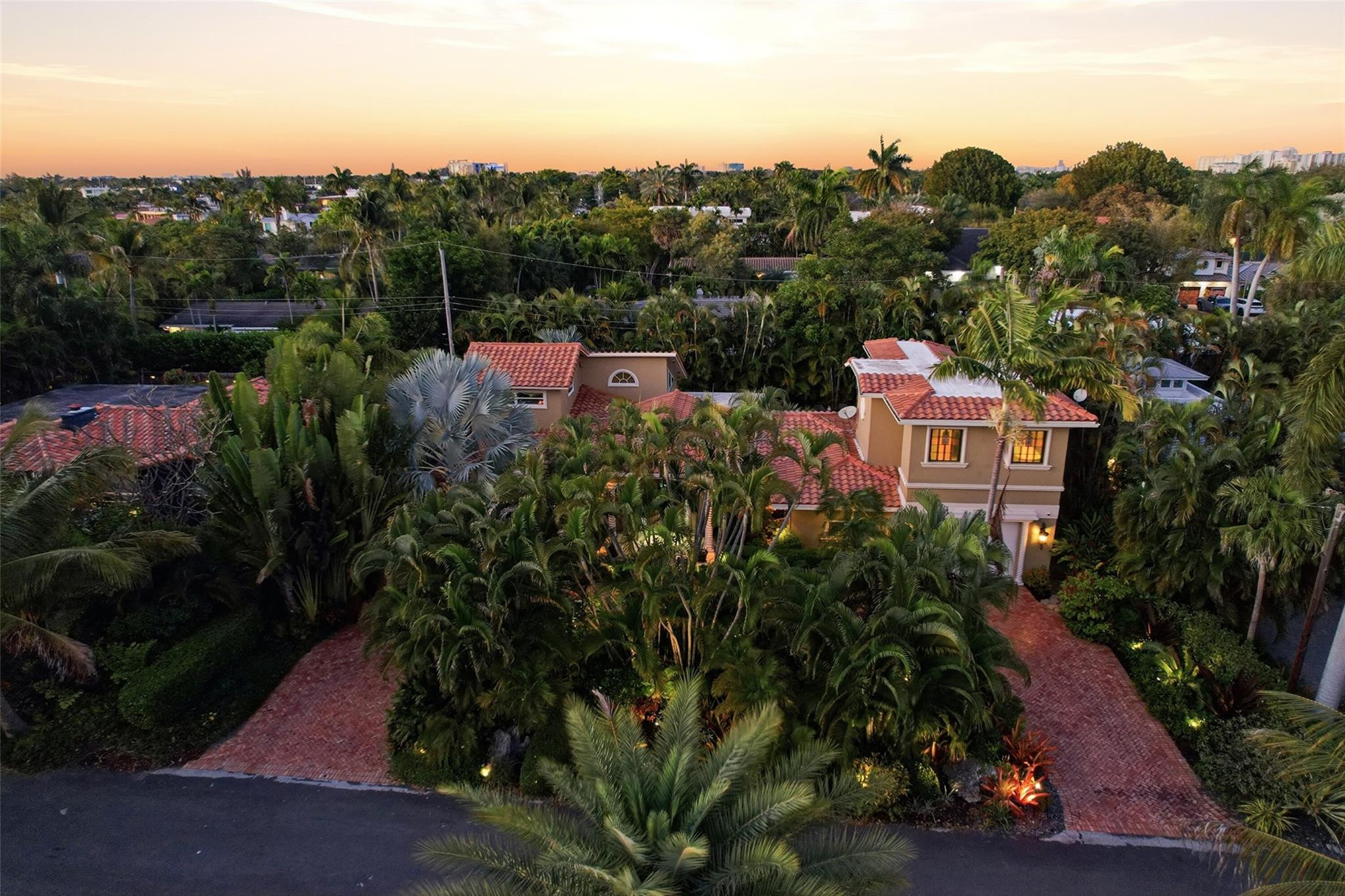 2525 NE 21st Fort Lauderdale, FL 33305