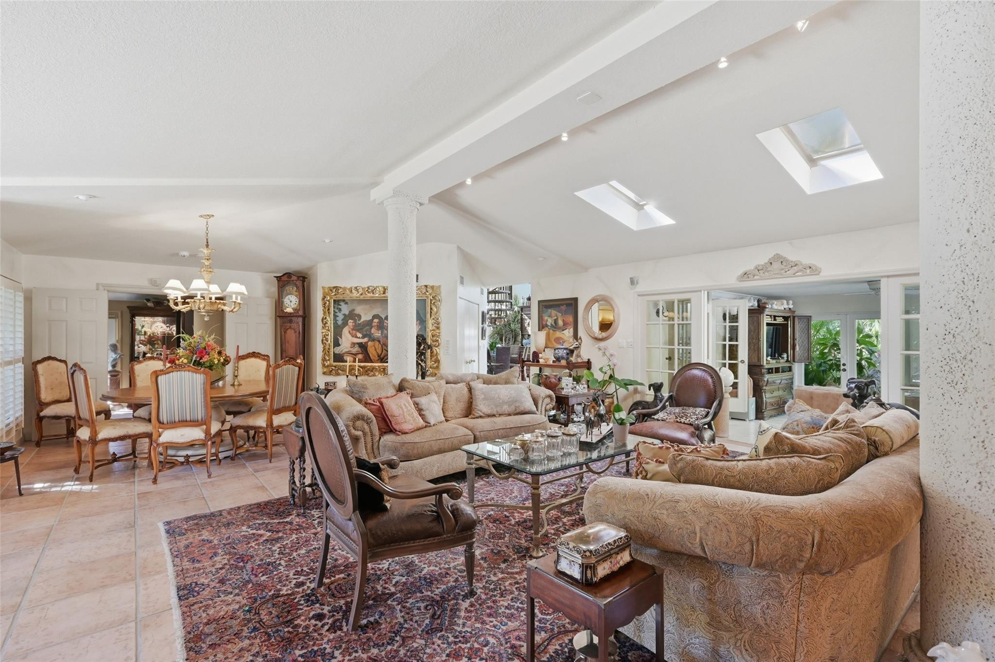 2525 NE 21st Fort Lauderdale, FL 33305