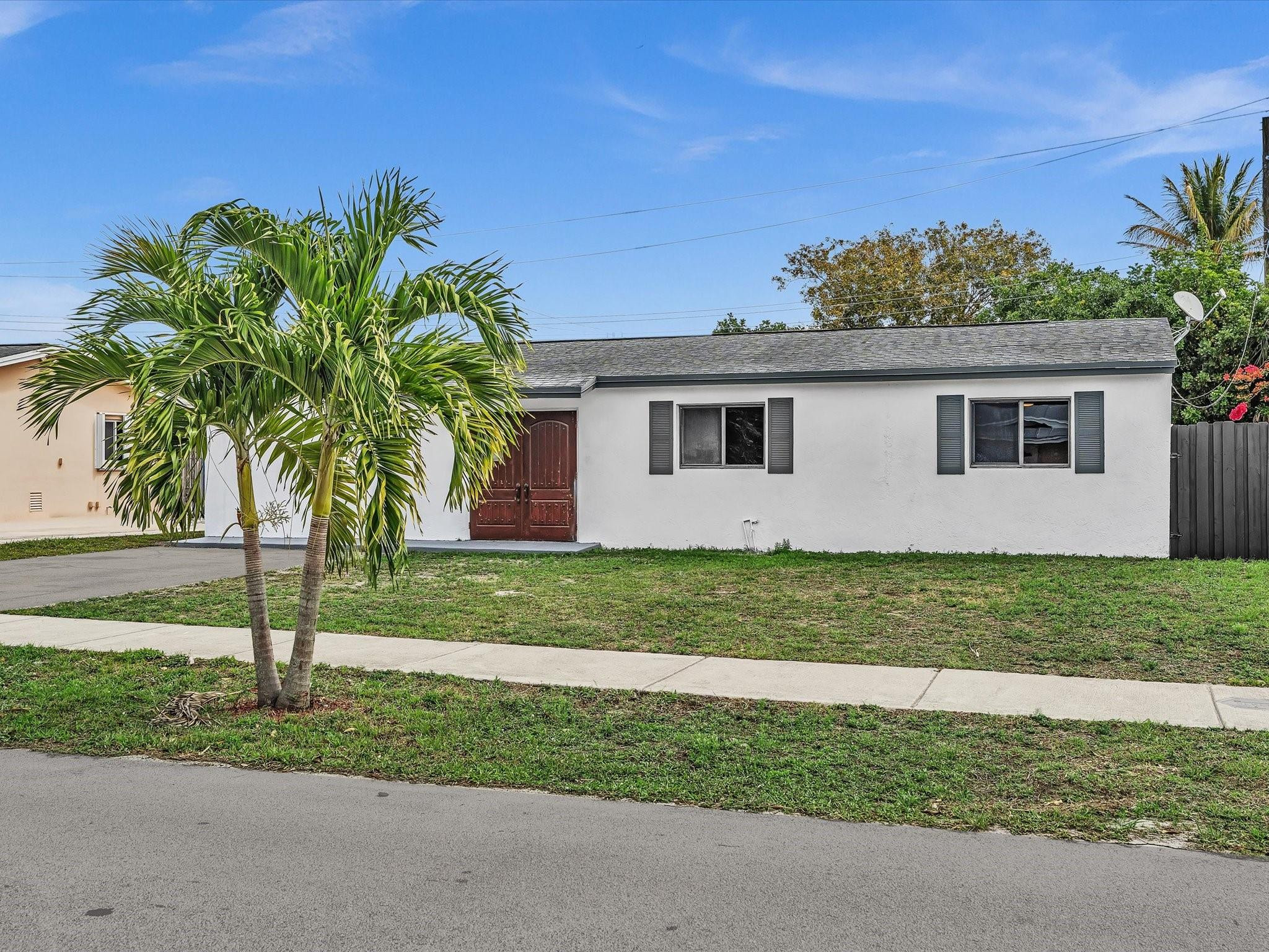 2340 SW 42nd Fort Lauderdale, FL 33317