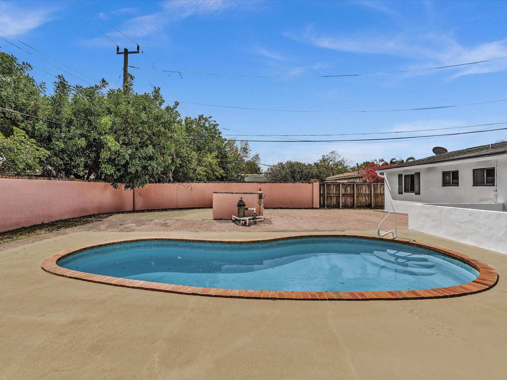 2340 SW 42nd Fort Lauderdale, FL 33317