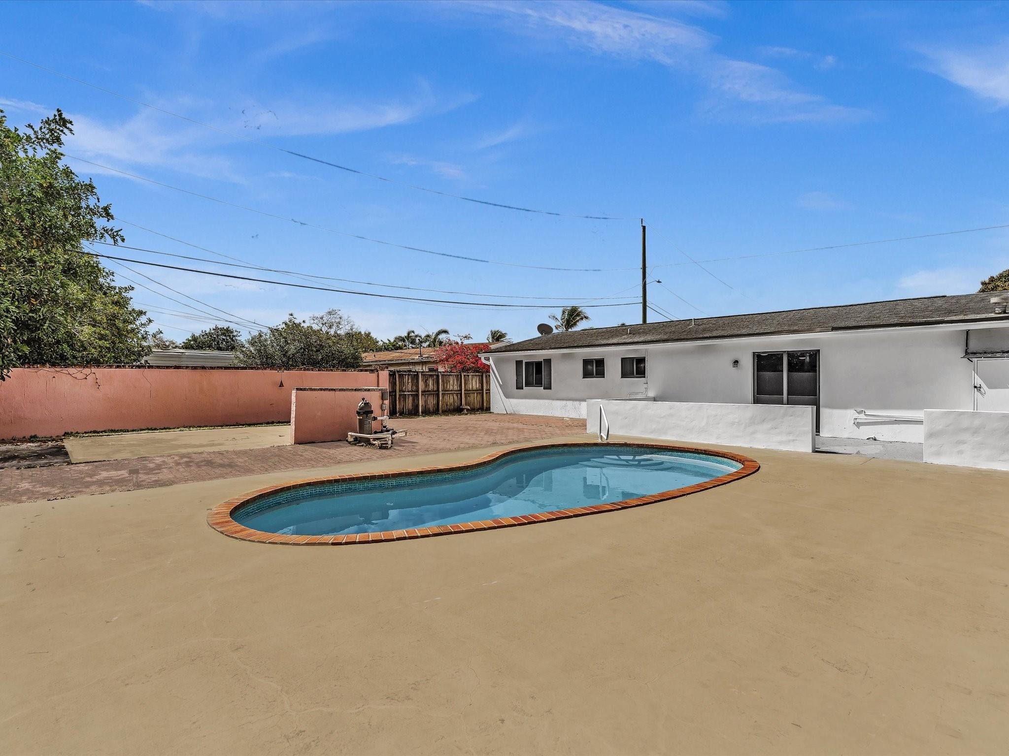 2340 SW 42nd Fort Lauderdale, FL 33317