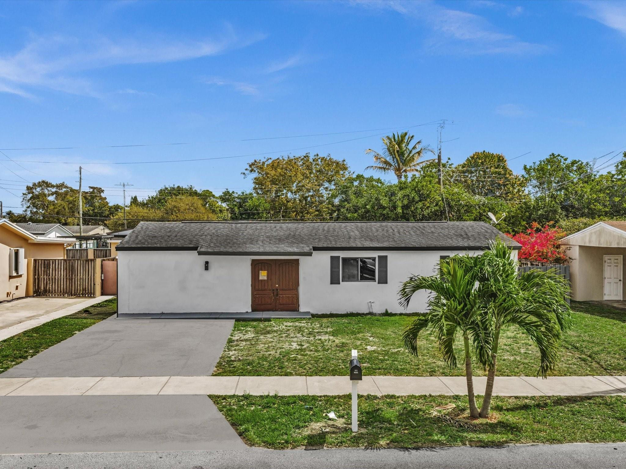 2340 SW 42nd Fort Lauderdale, FL 33317