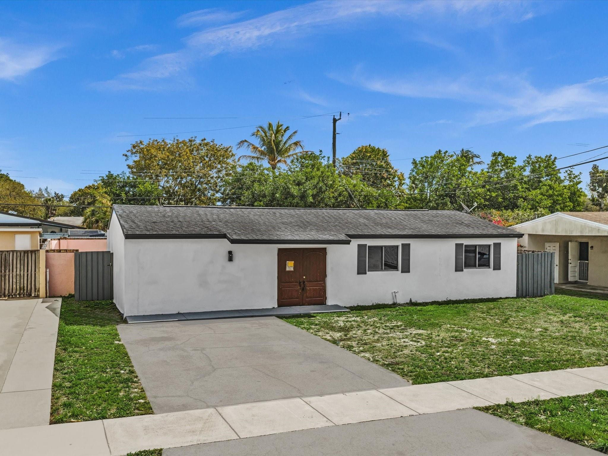 2340 SW 42nd Fort Lauderdale, FL 33317