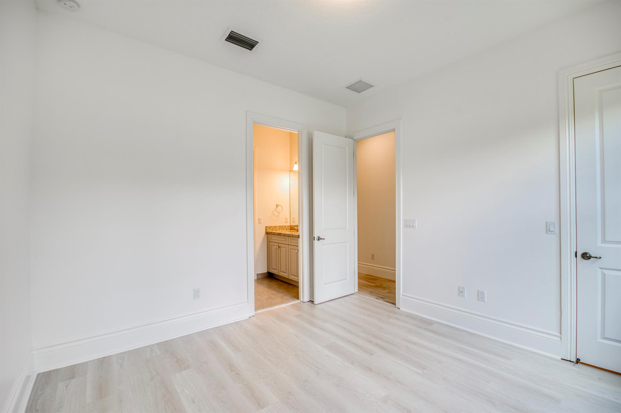 10184 Calabrese Trl Jupiter, FL 33478