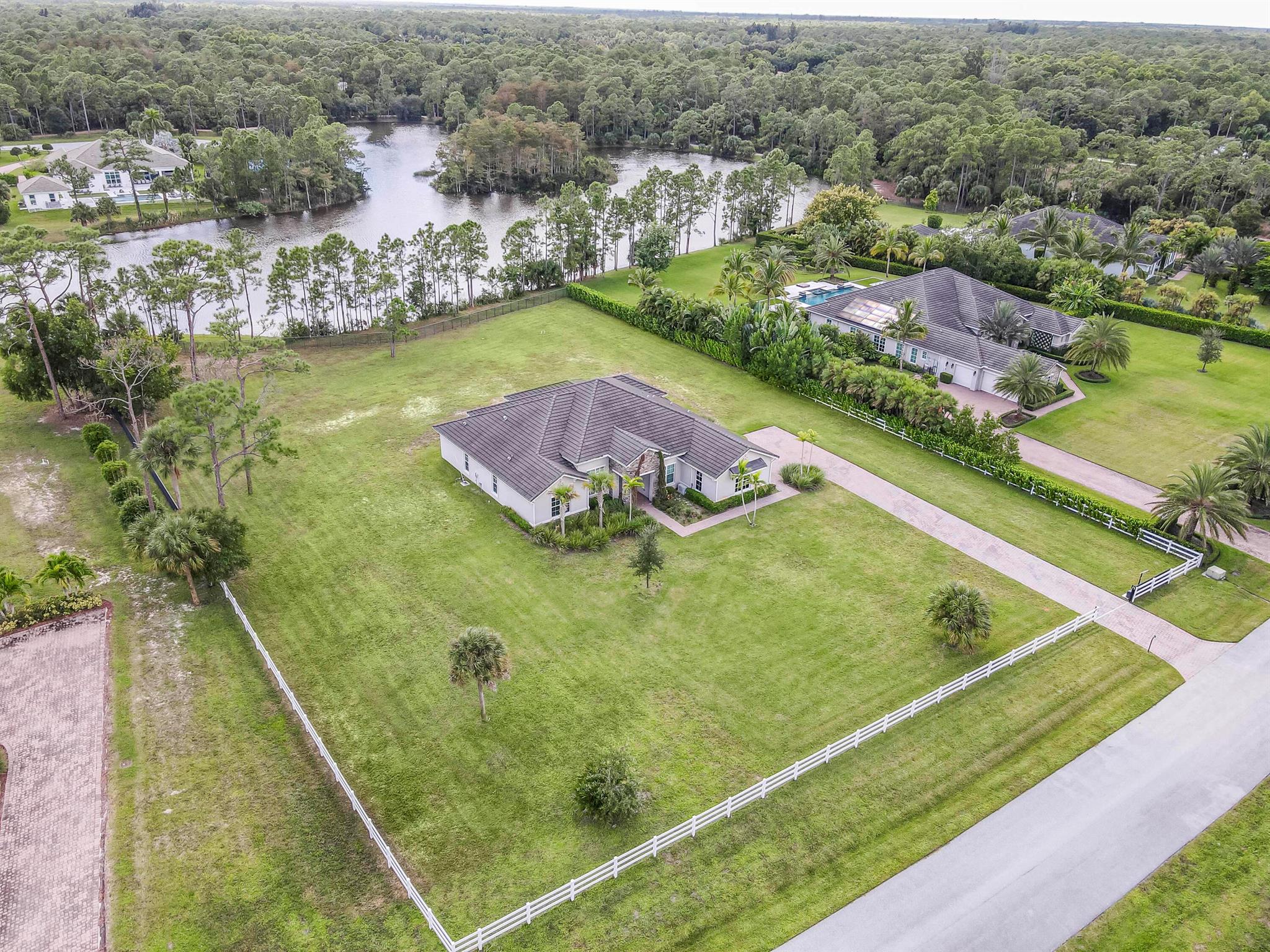 10184 Calabrese Trl Jupiter, FL 33478