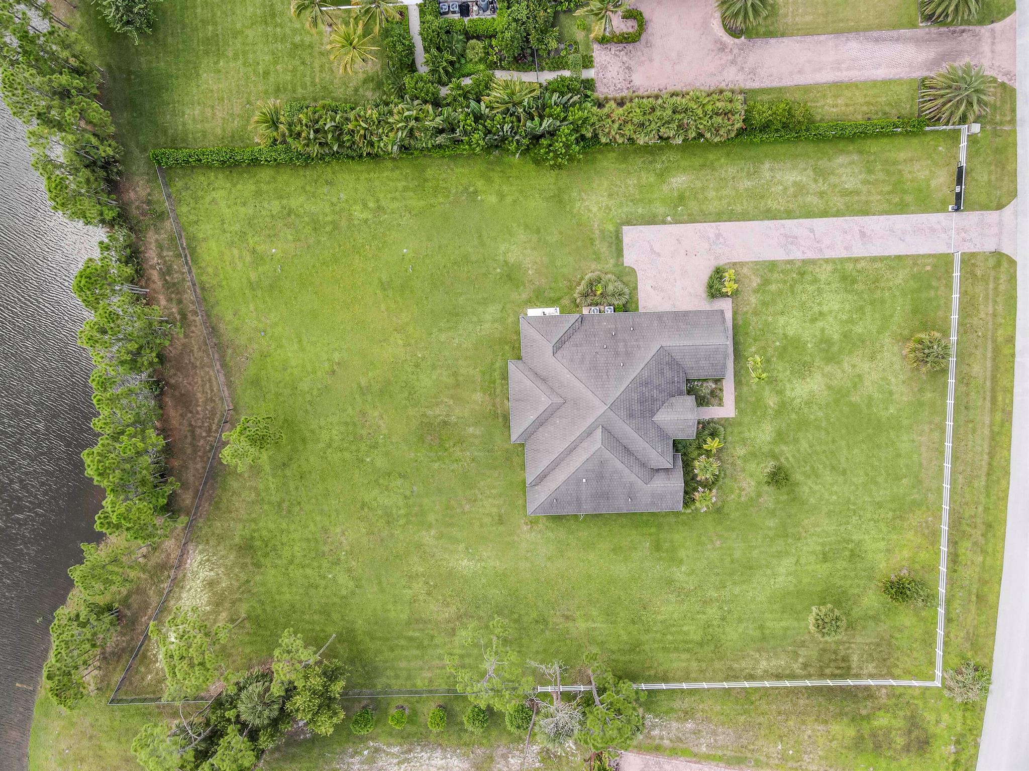 10184 Calabrese Trl Jupiter, FL 33478