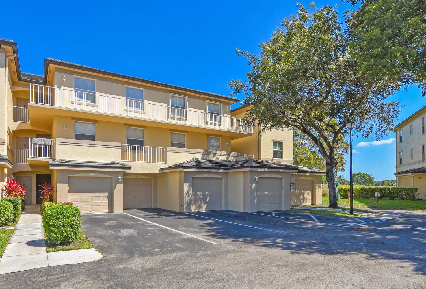 2040 Greenview Shores Blvd #216