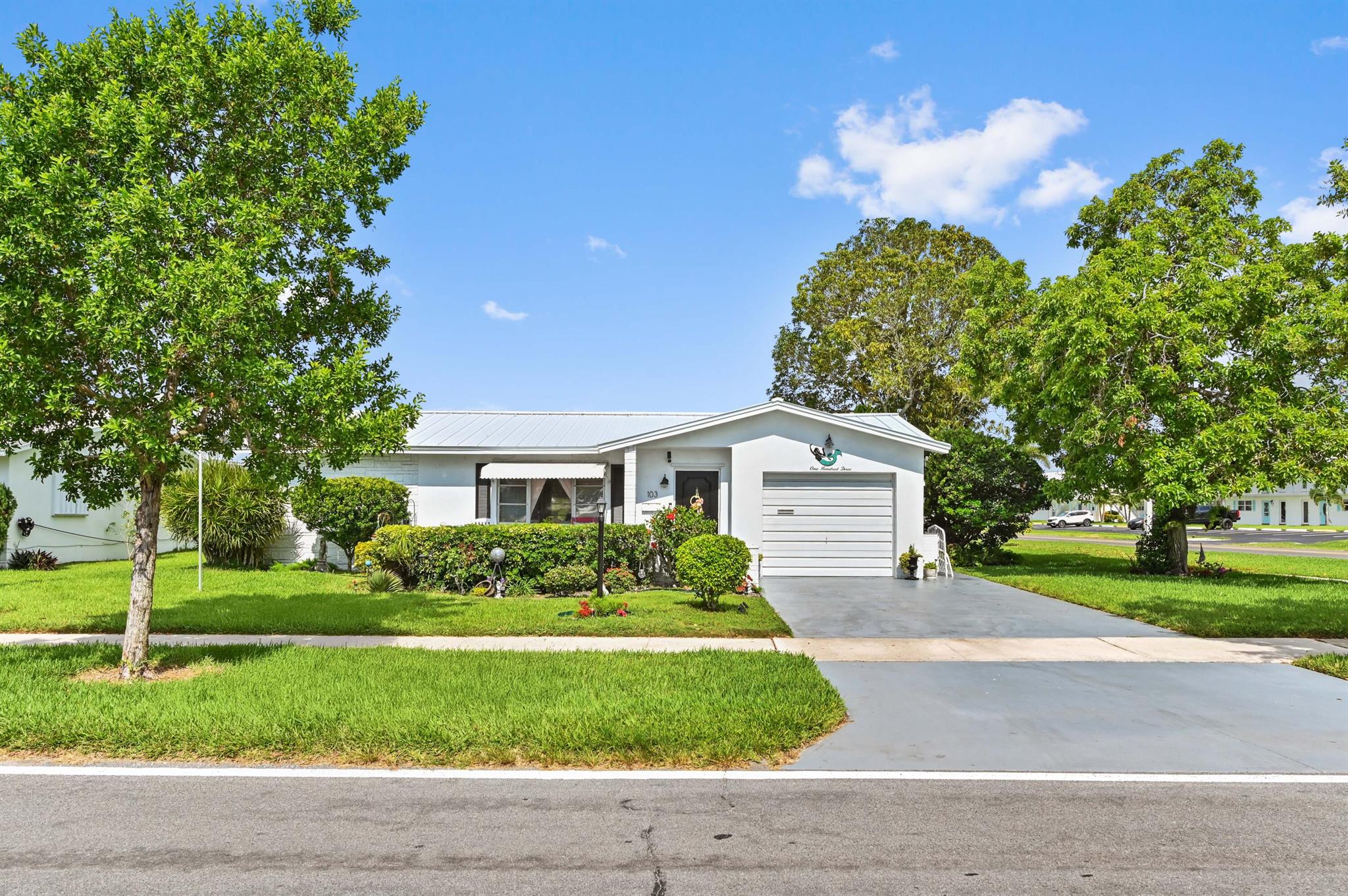 103 SW 18th St