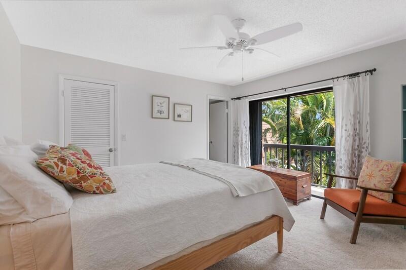 825 Center 32b St Jupiter, FL 33458