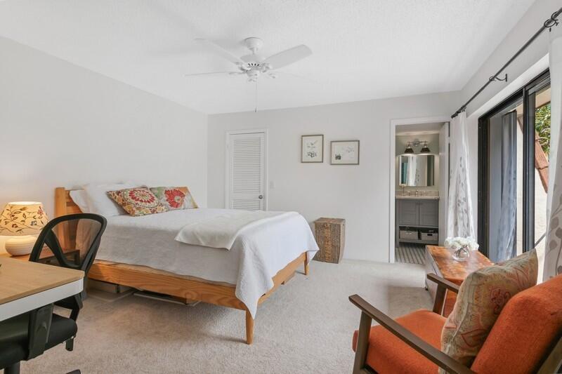 825 Center 32b St Jupiter, FL 33458