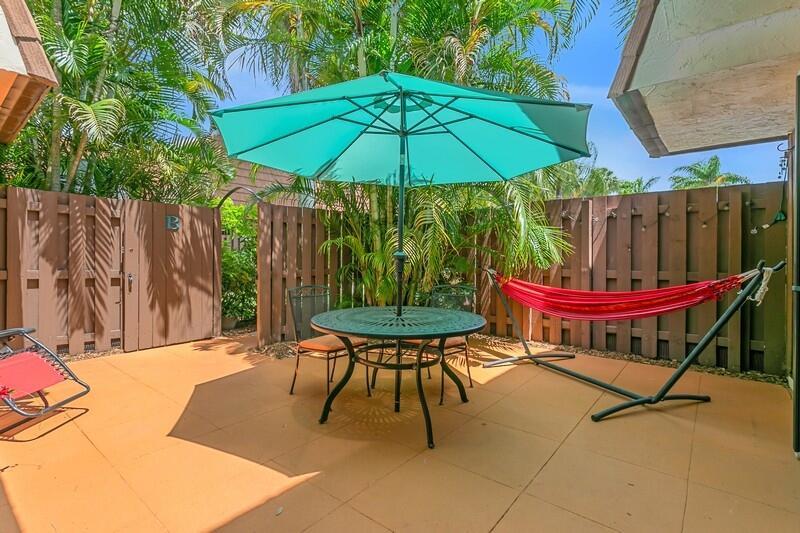 825 Center 32b St Jupiter, FL 33458