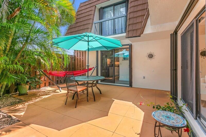 825 Center 32b St Jupiter, FL 33458