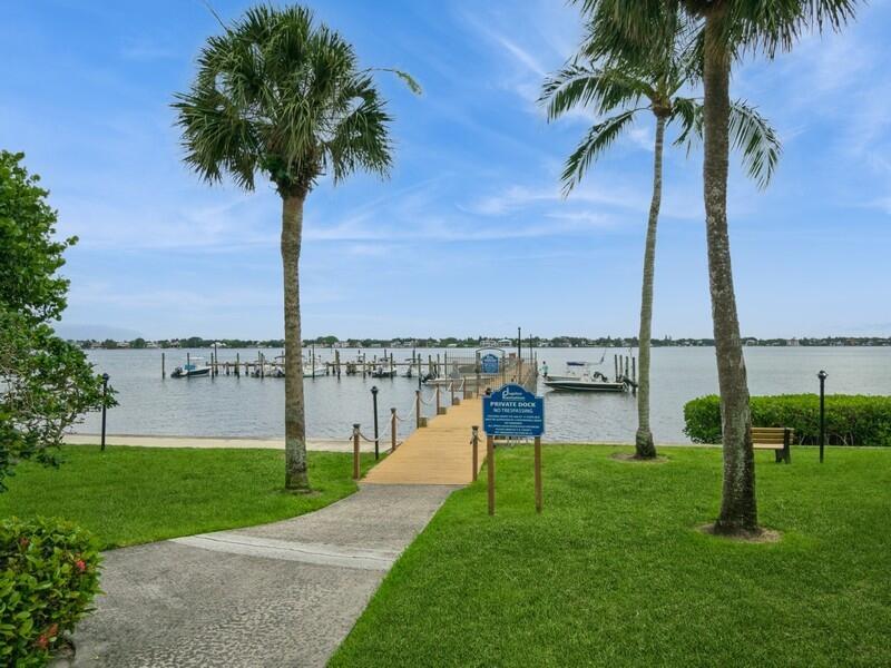 825 Center 32b St Jupiter, FL 33458