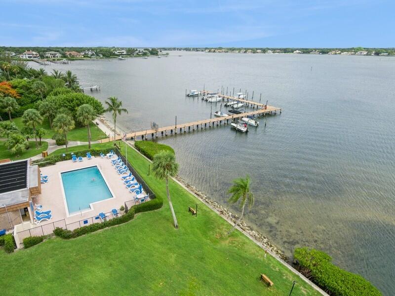 825 Center 32b St Jupiter, FL 33458