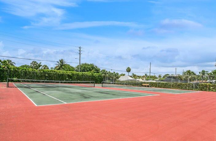 825 Center 32b St Jupiter, FL 33458