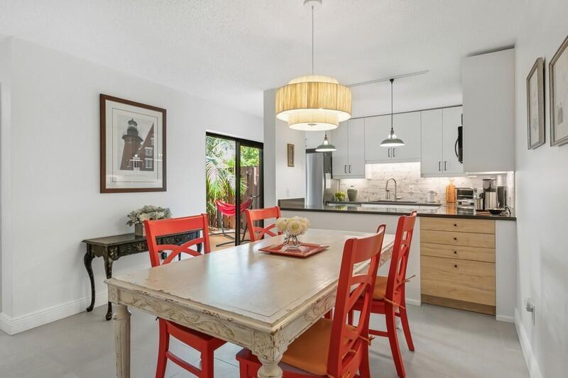 825 Center 32b St Jupiter, FL 33458