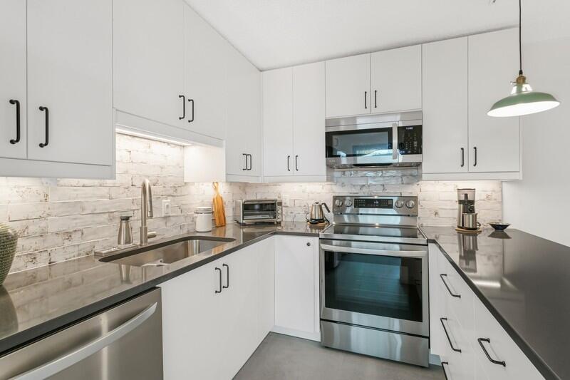 825 Center 32b St Jupiter, FL 33458