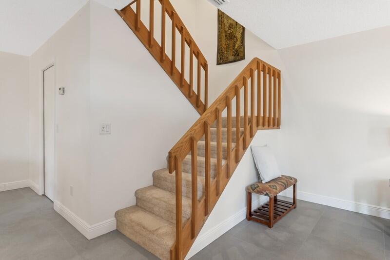 825 Center 32b St Jupiter, FL 33458