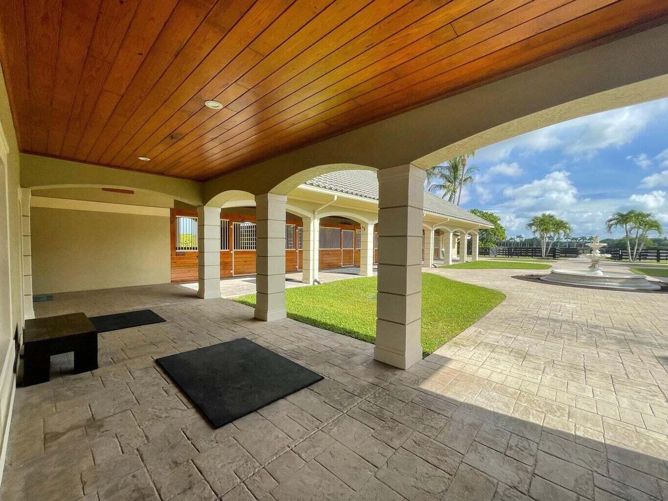 4591 South Rd Wellington, FL 33414