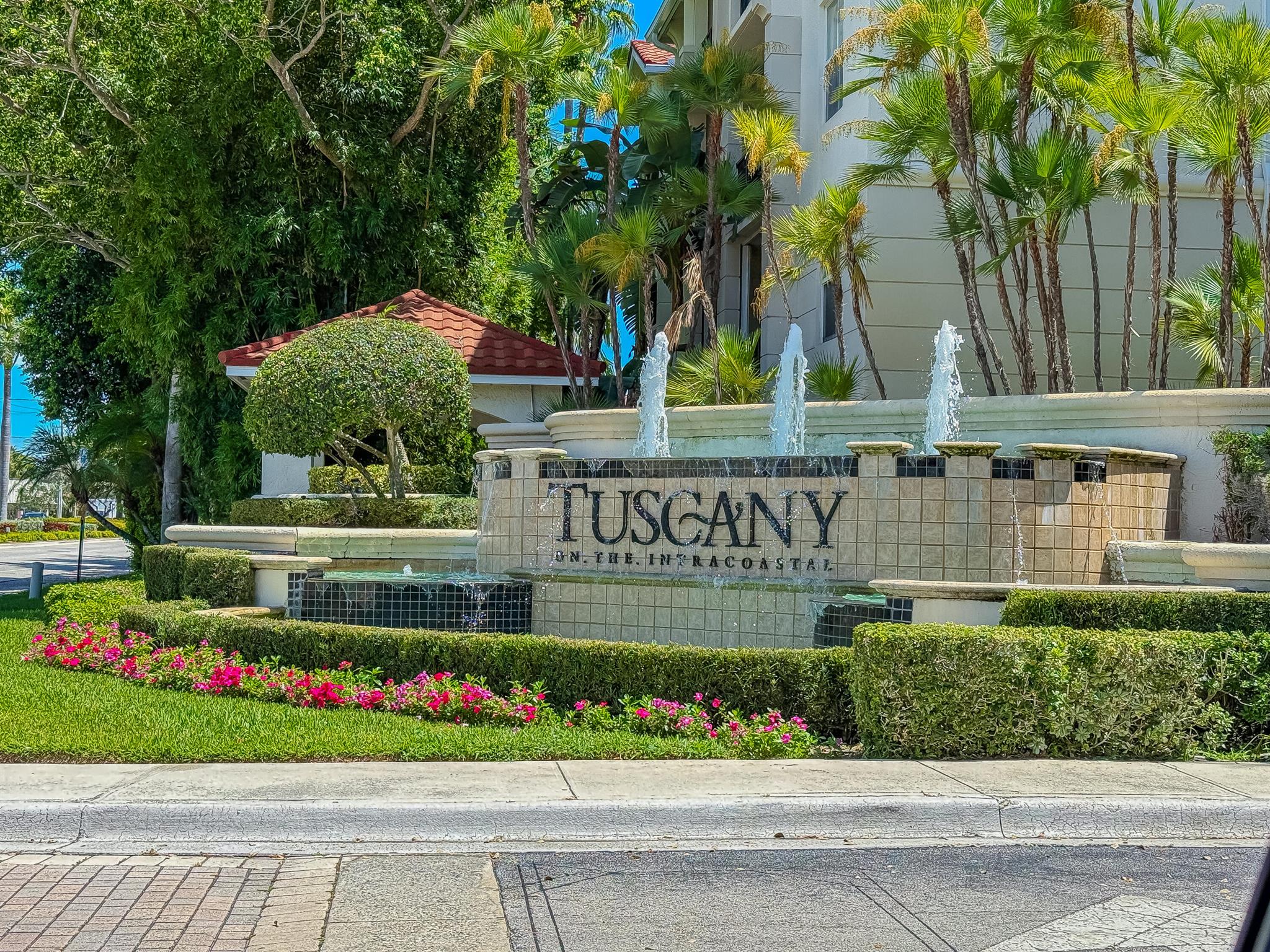 2412 Tuscany Way
