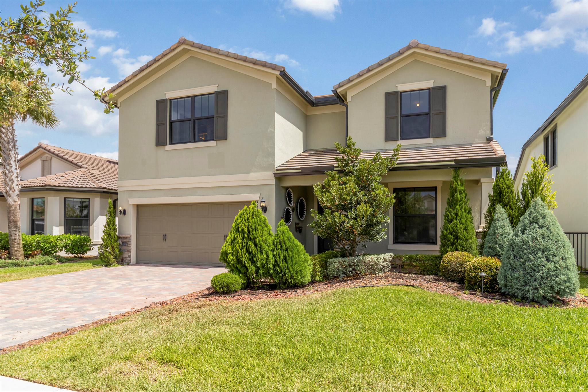 8289 Vaulting Dr