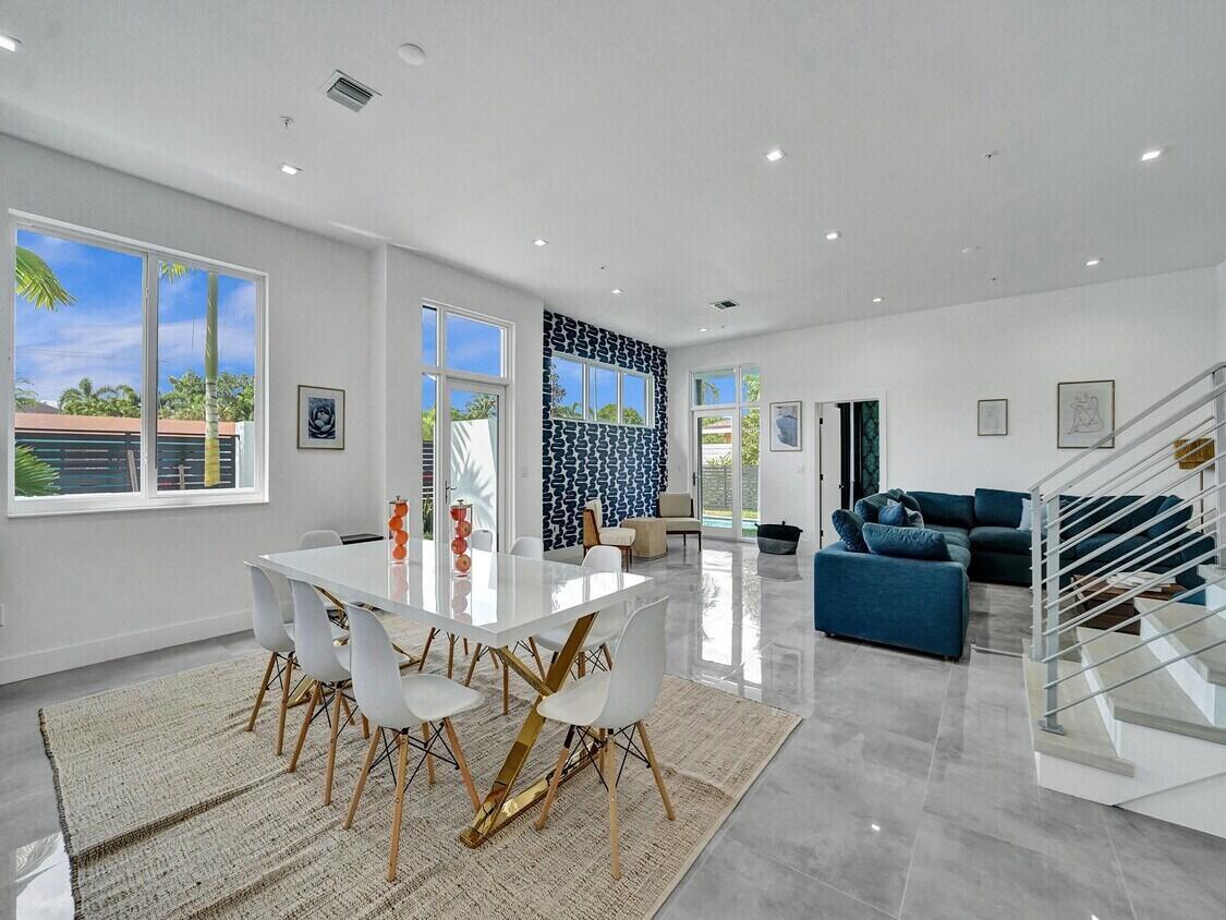 1220 NE 15th Ave Fort Lauderdale, FL 33304