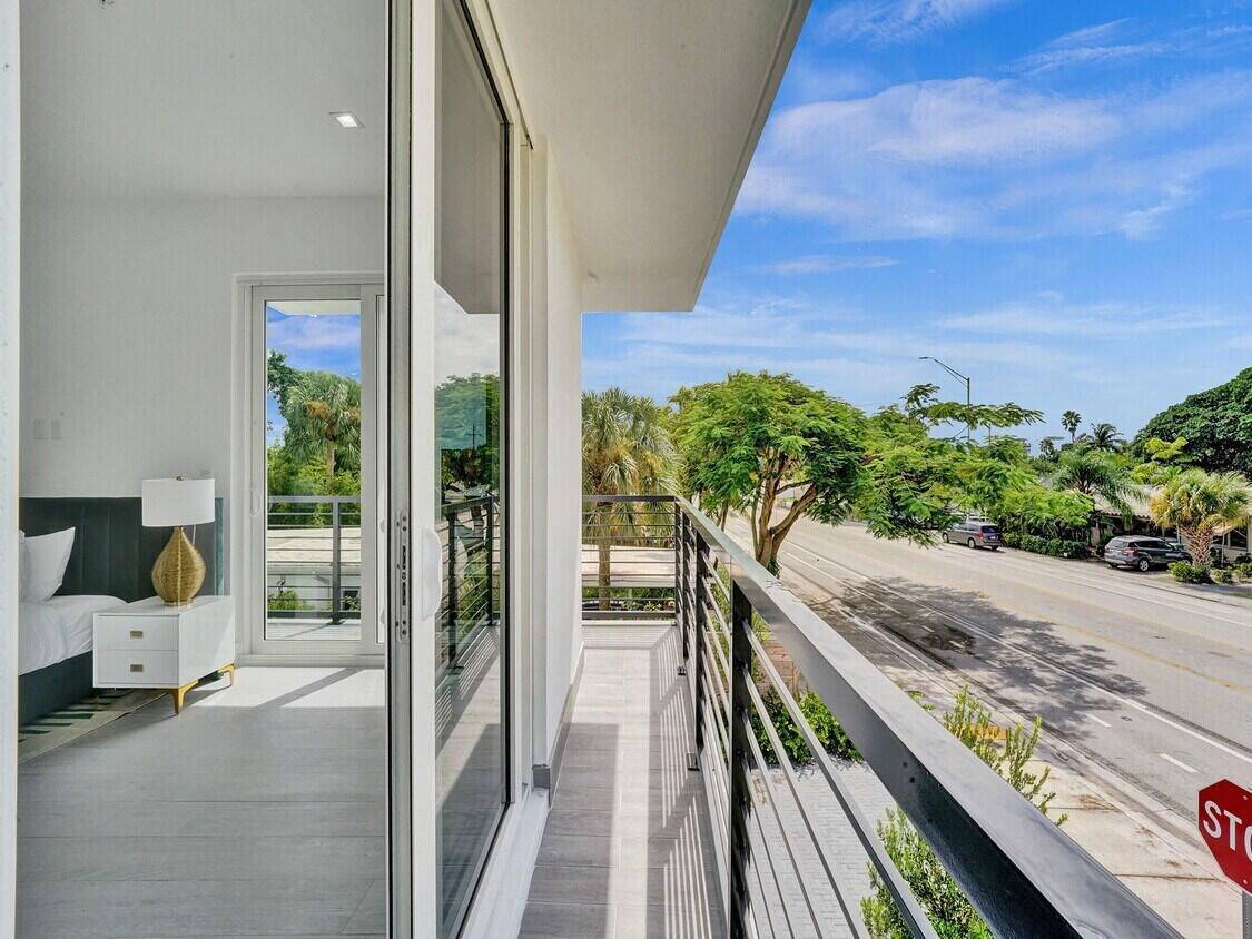 1220 NE 15th Ave Fort Lauderdale, FL 33304